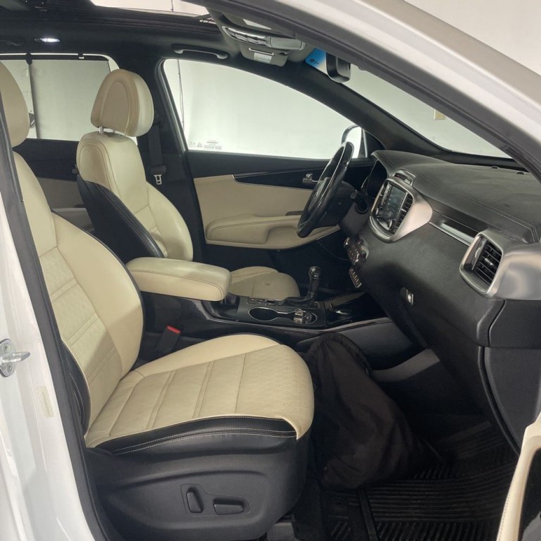 2016 Kia Sorento Image 8