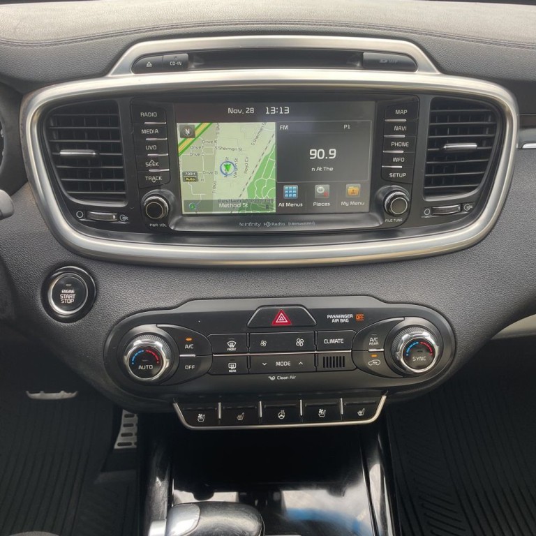 2016 Kia Sorento Image 12