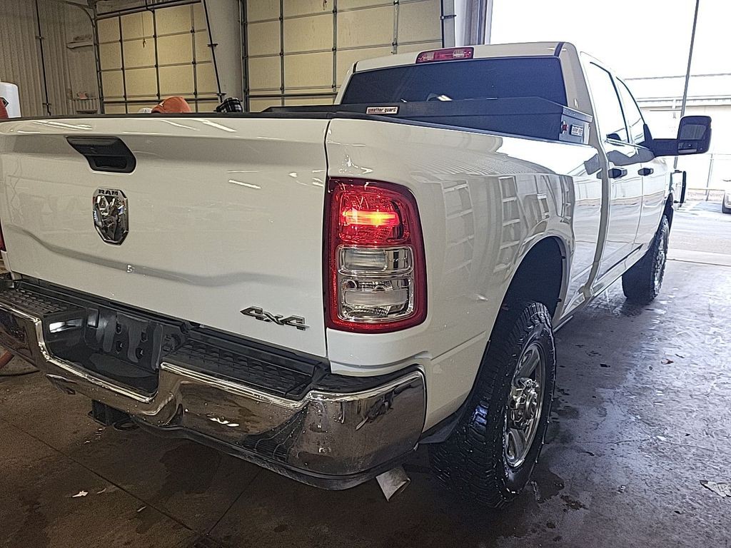 2023 RAM 2500 Image 3