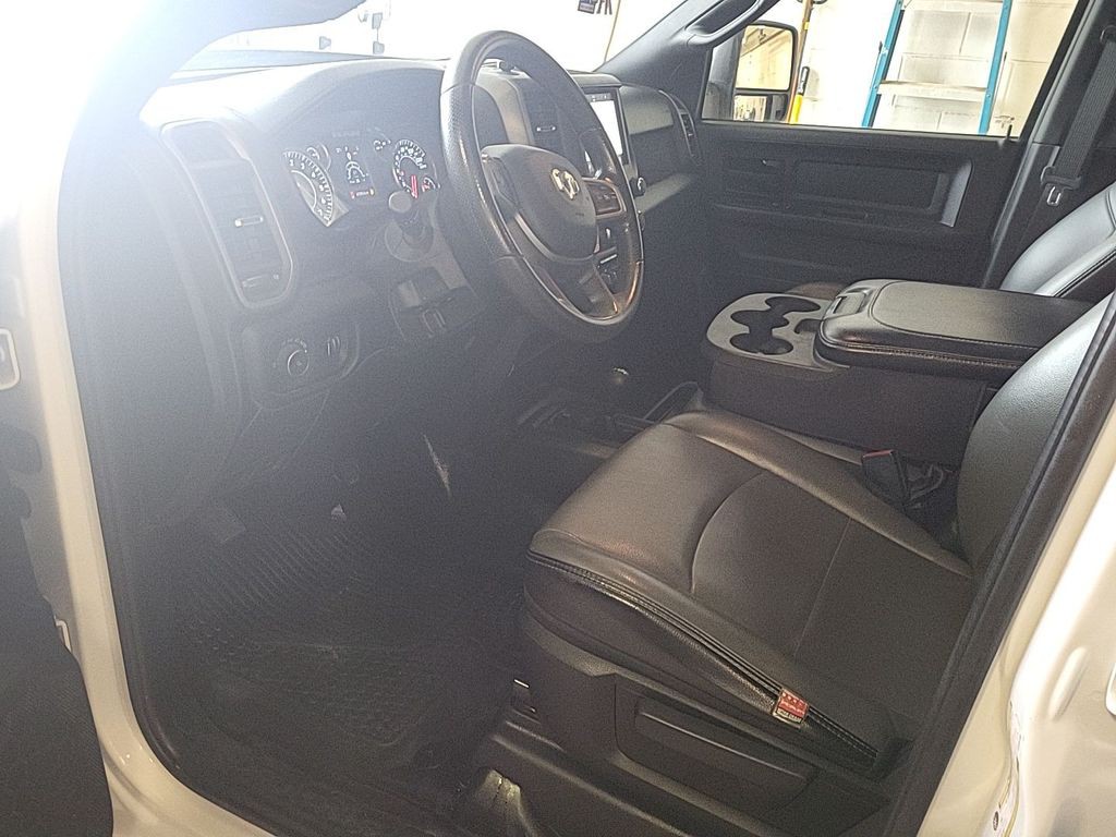 2023 RAM 2500 Image 5