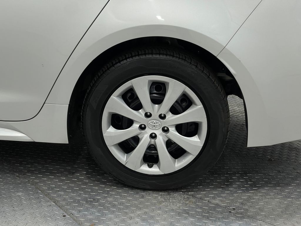 2021 Toyota Corolla Image 32
