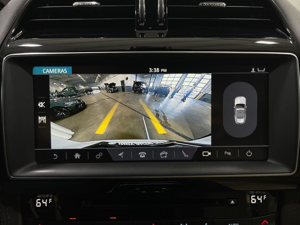 2019 Jaguar F-PACE Image 11