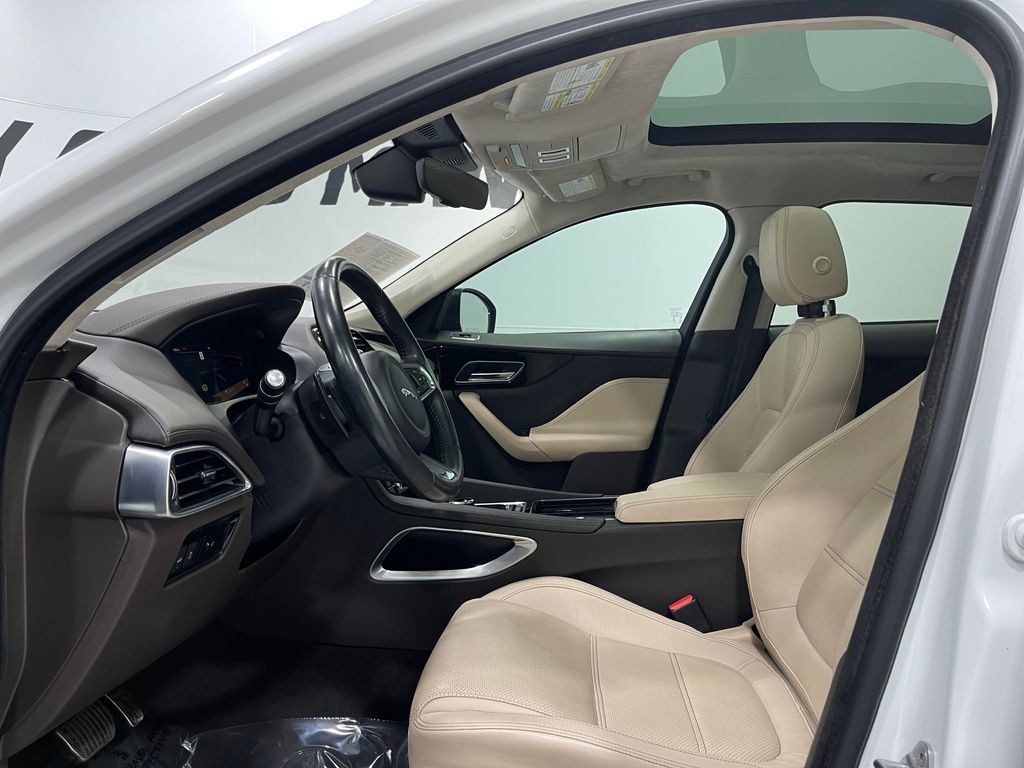 2019 Jaguar F-PACE Image 14