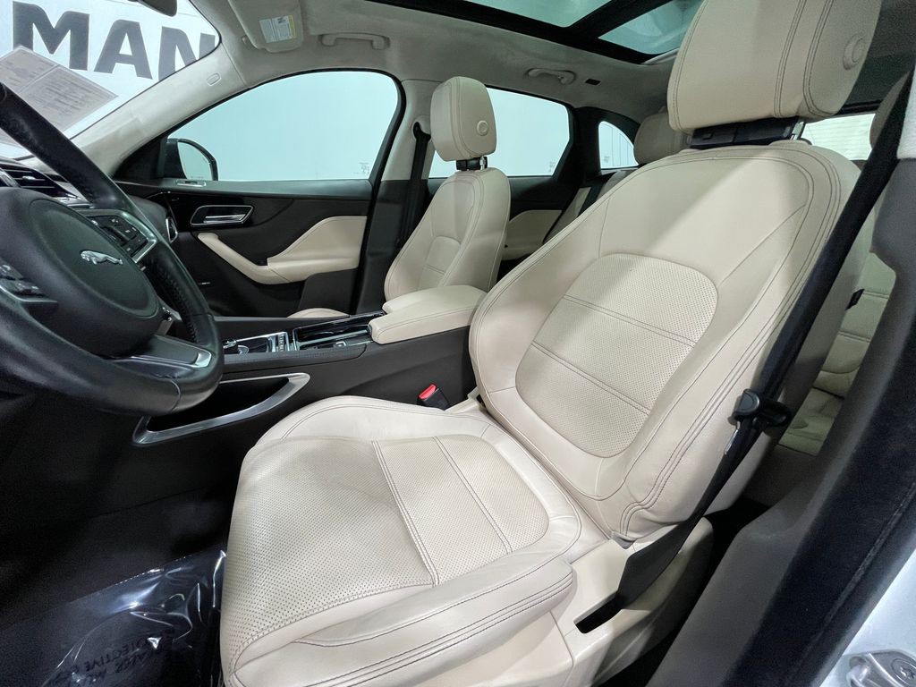 2019 Jaguar F-PACE Image 15