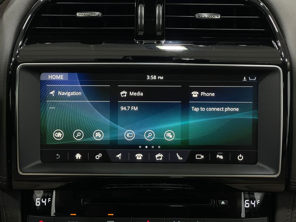 2019 Jaguar F-PACE Image 26