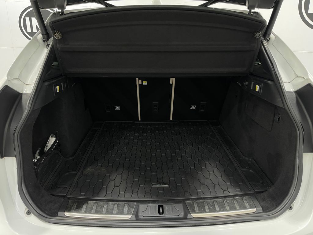 2019 Jaguar F-PACE Image 28