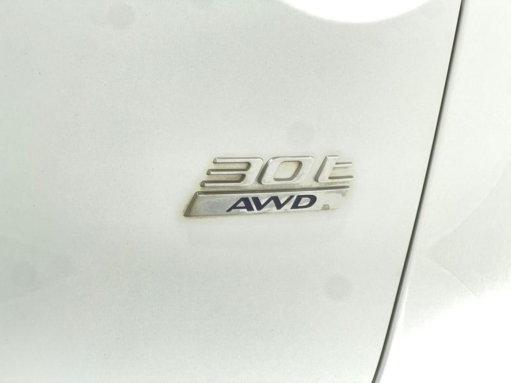 2019 Jaguar F-PACE Image 42