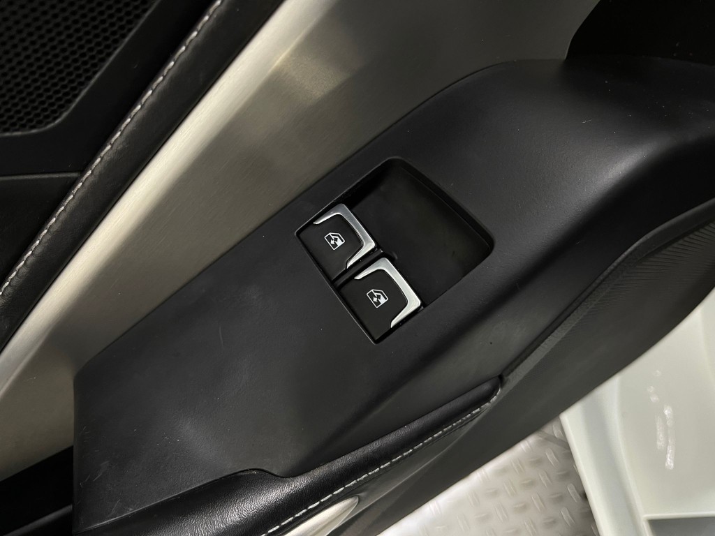 2016 Chevrolet Corvette Image 15