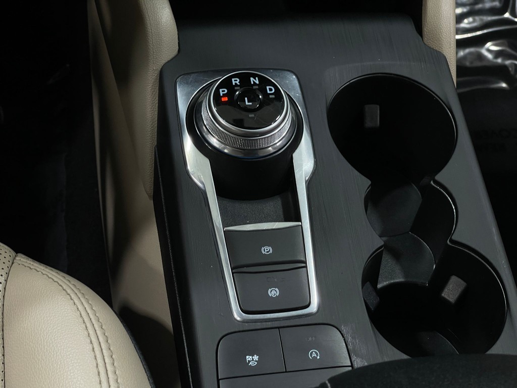 2021 Ford Escape Image 28