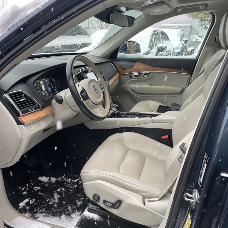 2022 Volvo XC90 Image 4