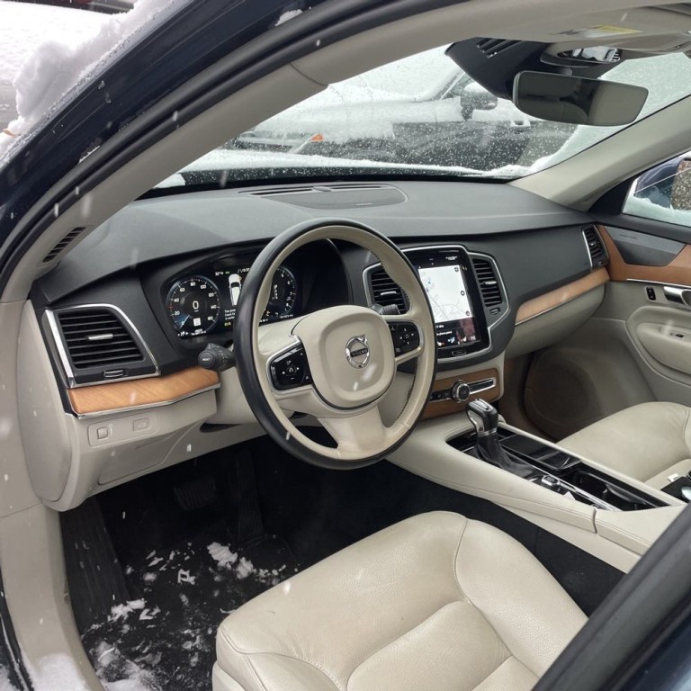 2022 Volvo XC90 Image 6