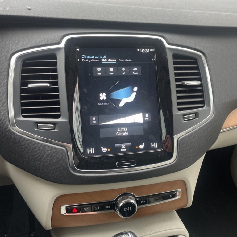 2022 Volvo XC90 Image 9