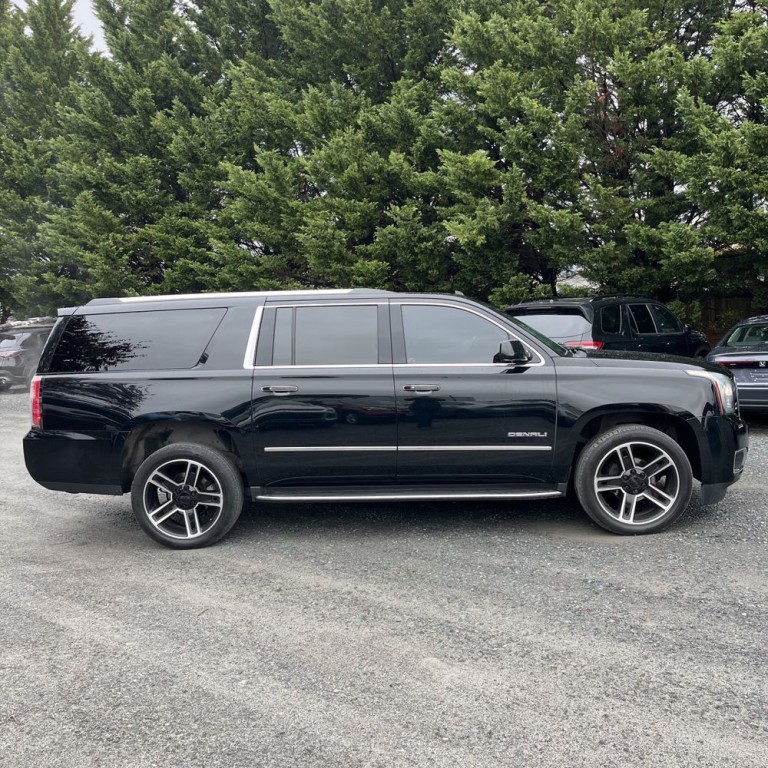 2019 GMC Yukon Image 3