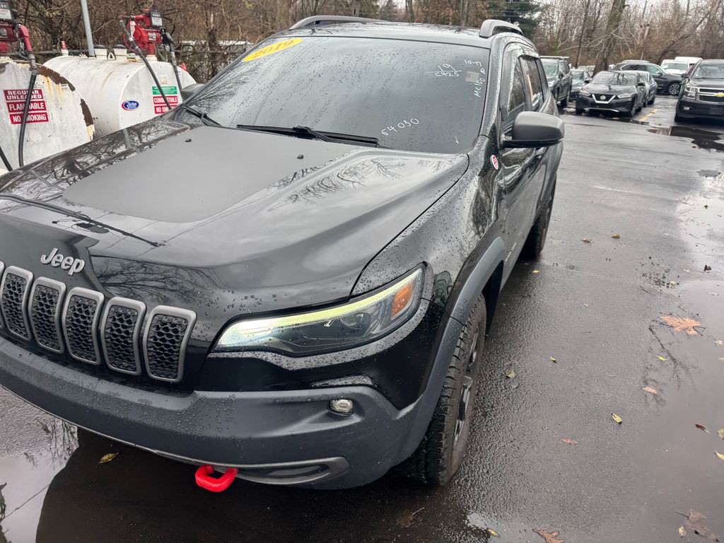 2019 Jeep Cherokee Image 2