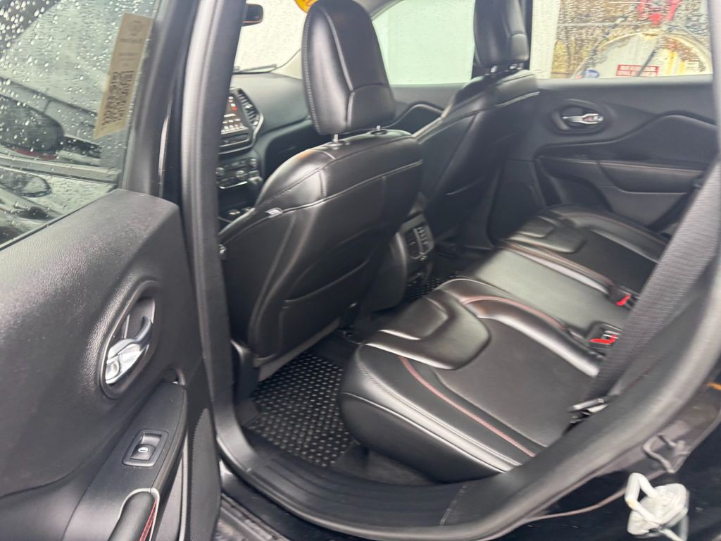 2019 Jeep Cherokee Image 8