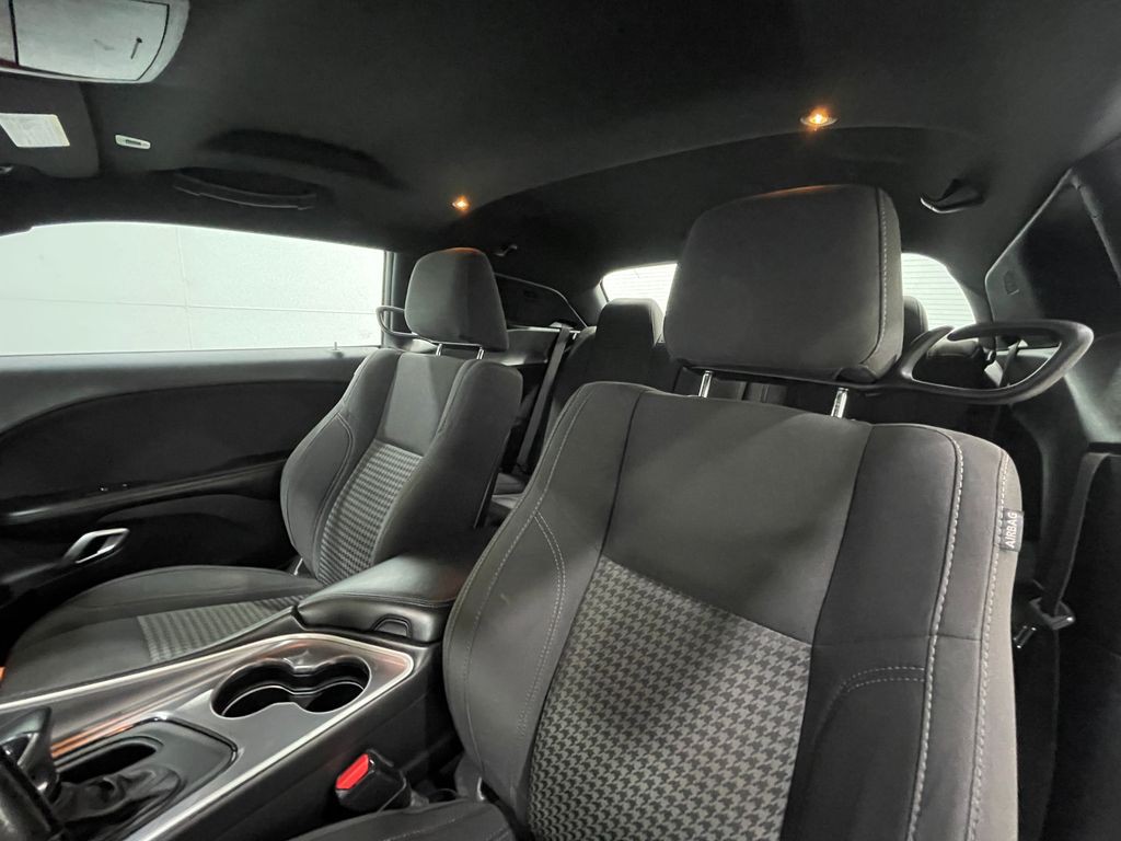 2019 Dodge Challenger Image 12