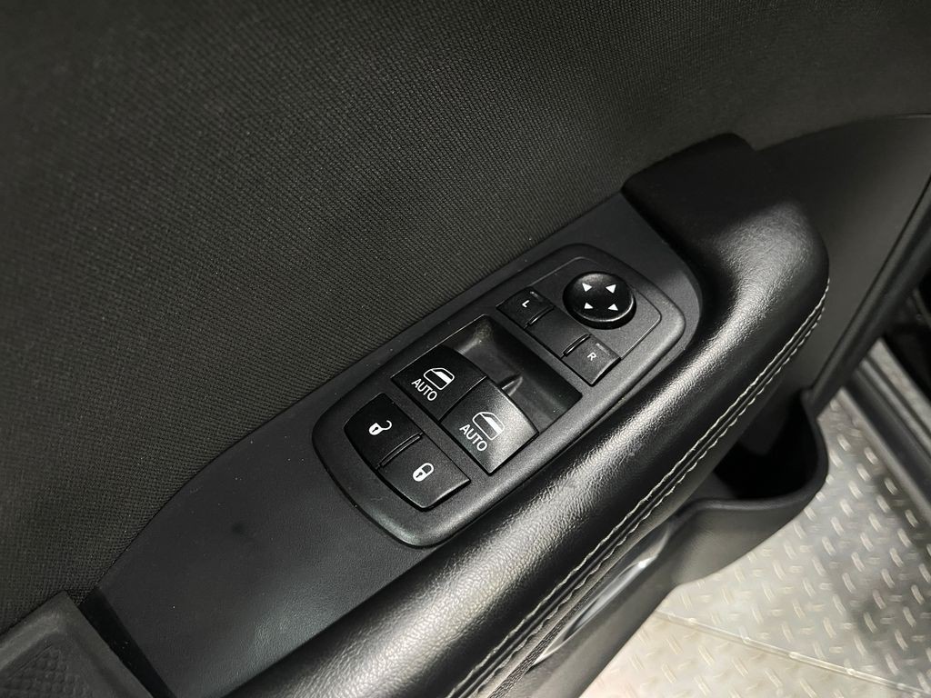 2019 Dodge Challenger Image 14