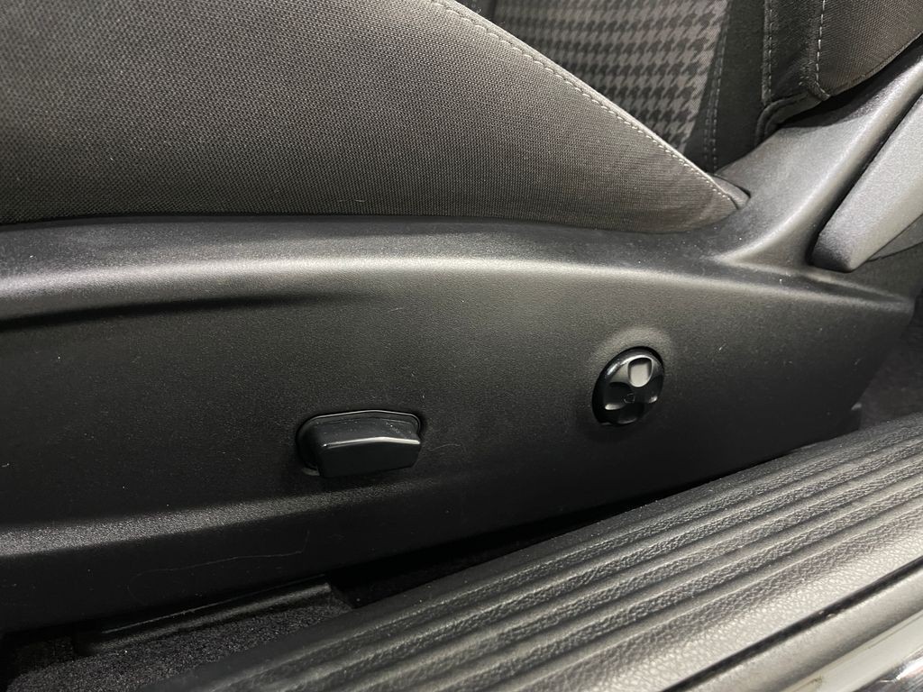 2019 Dodge Challenger Image 15