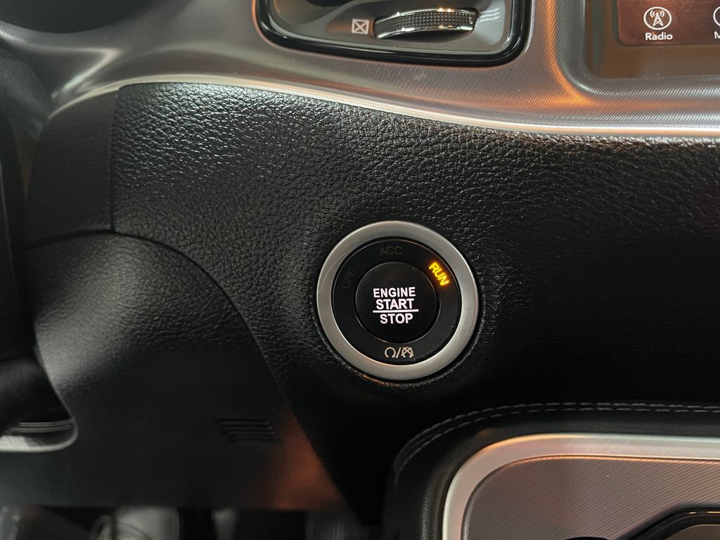 2019 Dodge Challenger Image 19