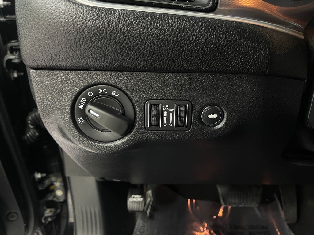 2019 Dodge Challenger Image 20