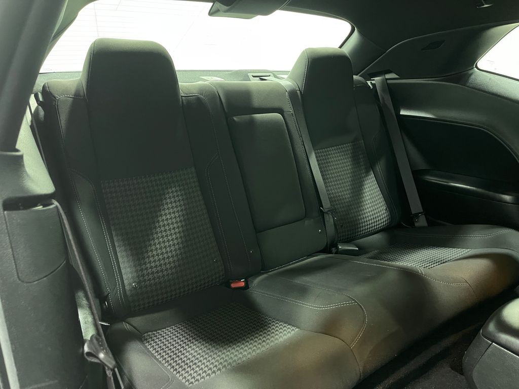 2019 Dodge Challenger Image 30