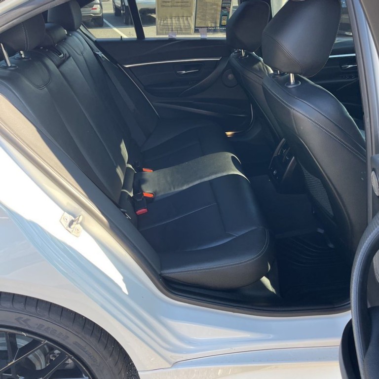 2018 BMW 3 Series Image 7