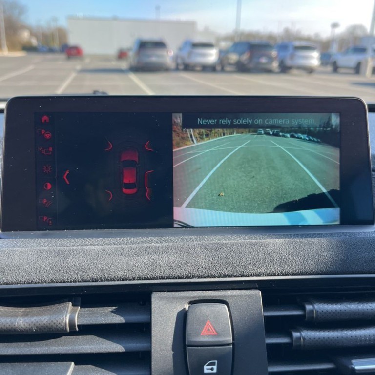 2018 BMW 3 Series Image 12