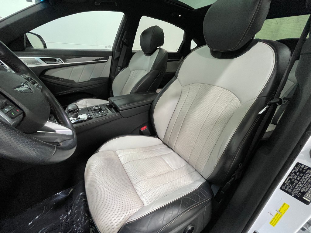 2018 Genesis G80 Image 14