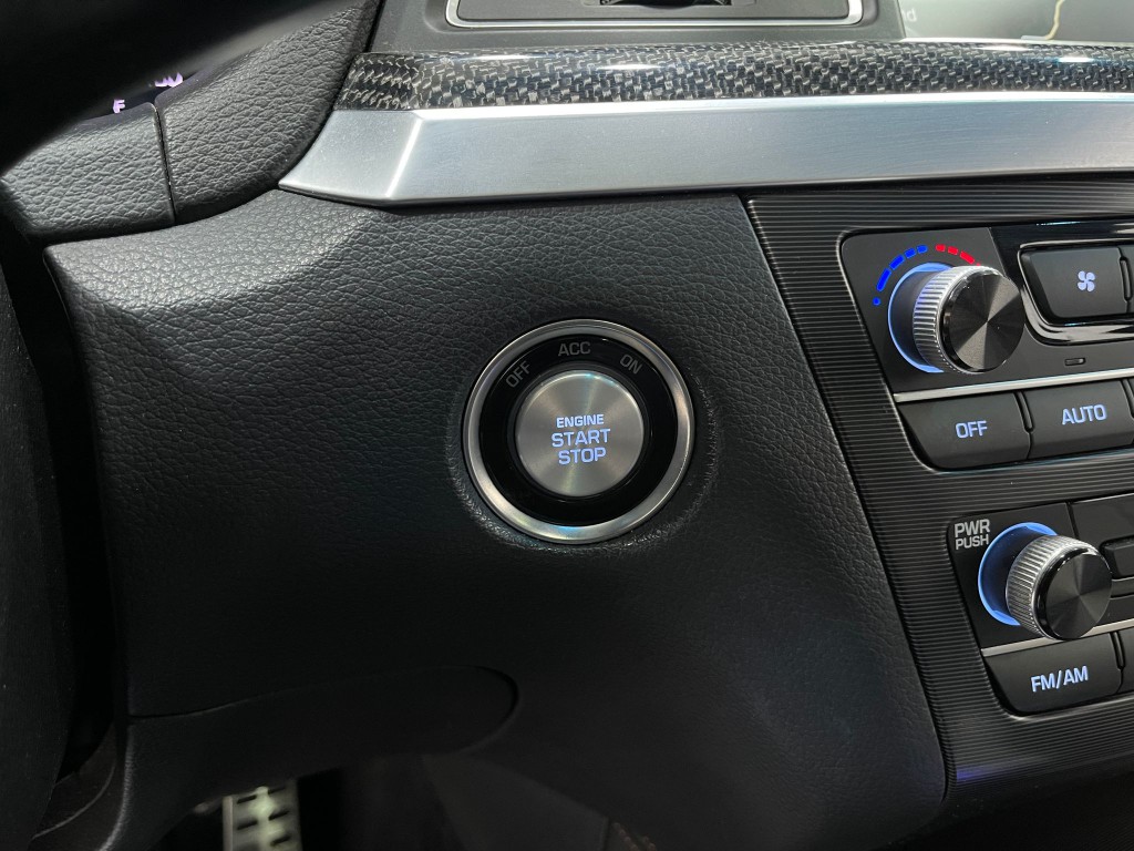 2018 Genesis G80 Image 21