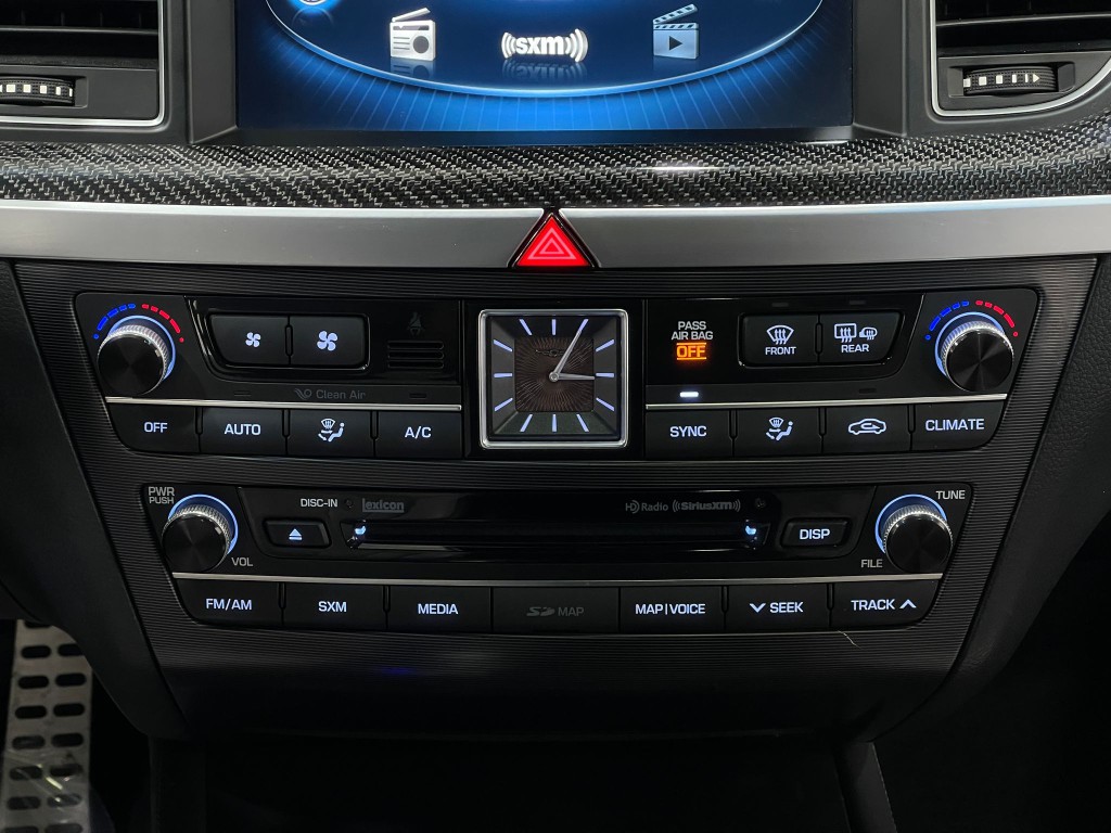 2018 Genesis G80 Image 25