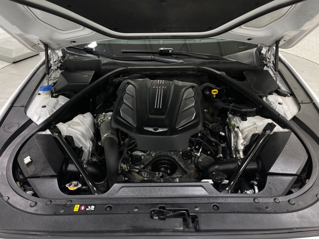 2018 Genesis G80 Image 27