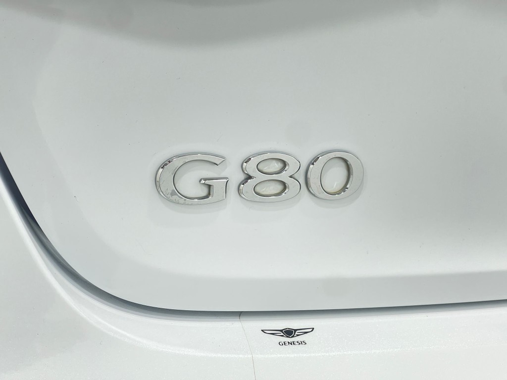 2018 Genesis G80 Image 39