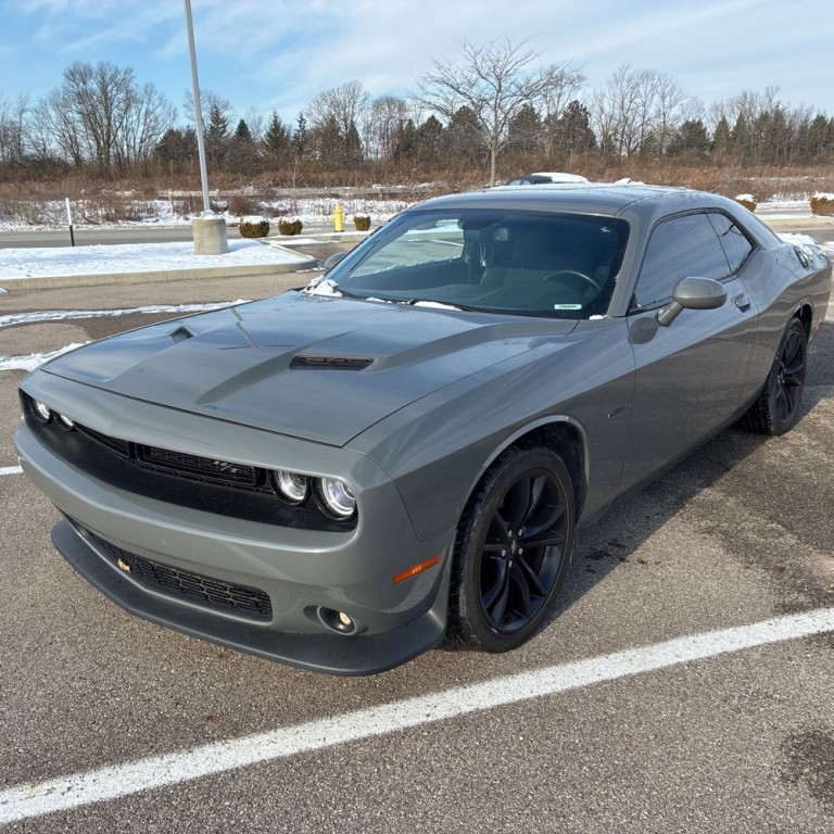 2018 Dodge Challenger Image 2