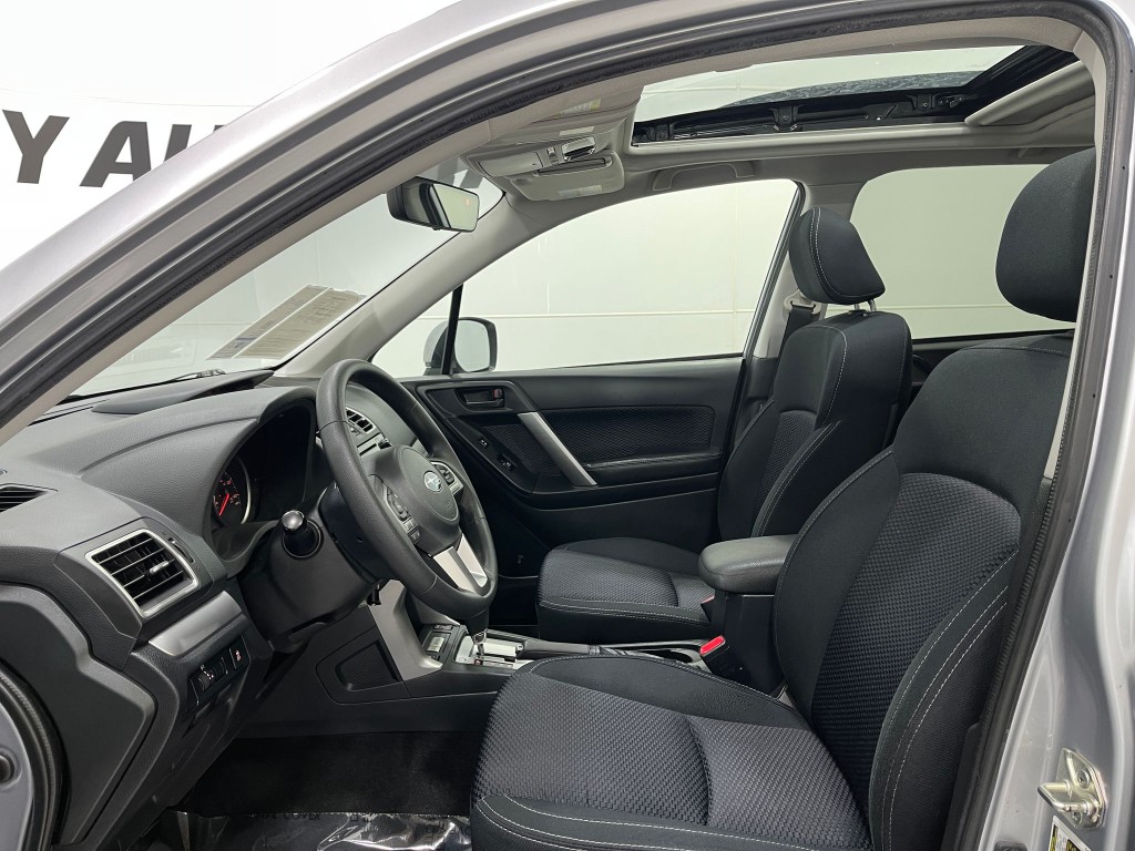 2018 Subaru Forester Image 12