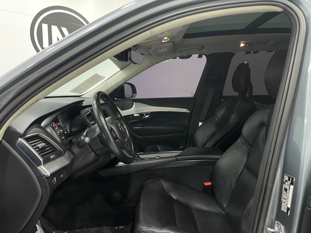 2017 Volvo XC90 Image 12