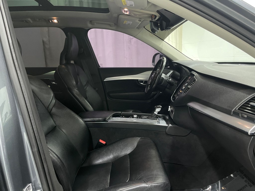 2017 Volvo XC90 Image 31
