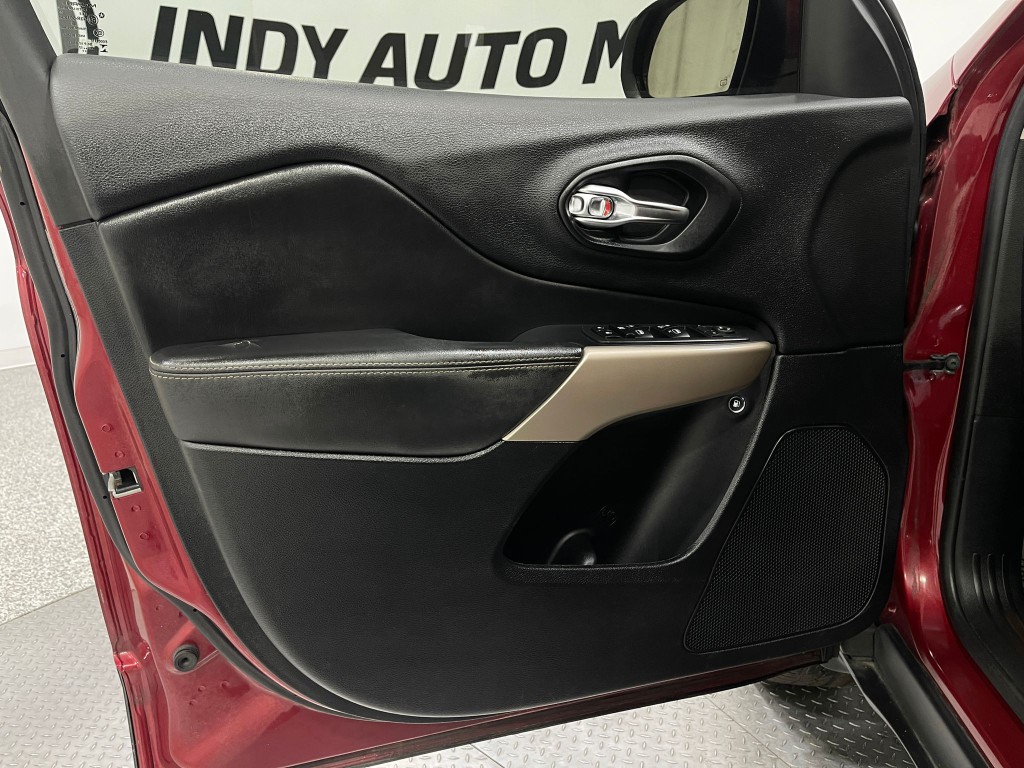 2017 Jeep Cherokee Image 13