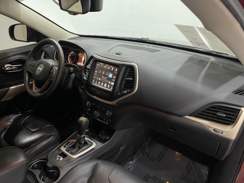 2017 Jeep Cherokee Image 18