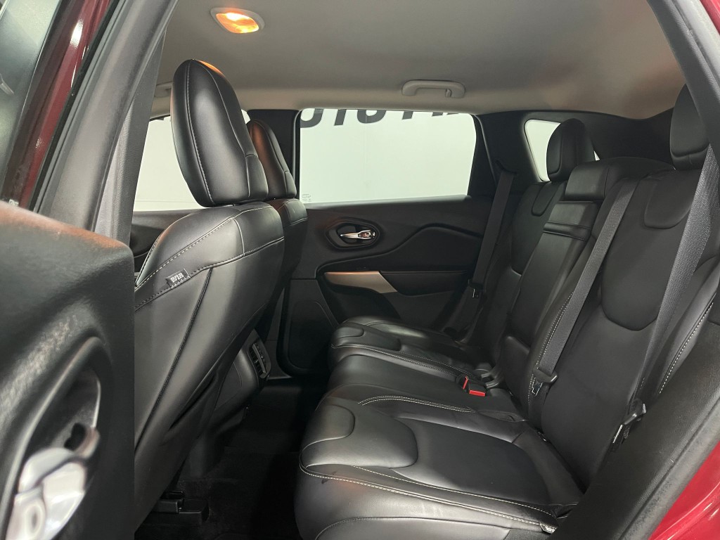 2017 Jeep Cherokee Image 29