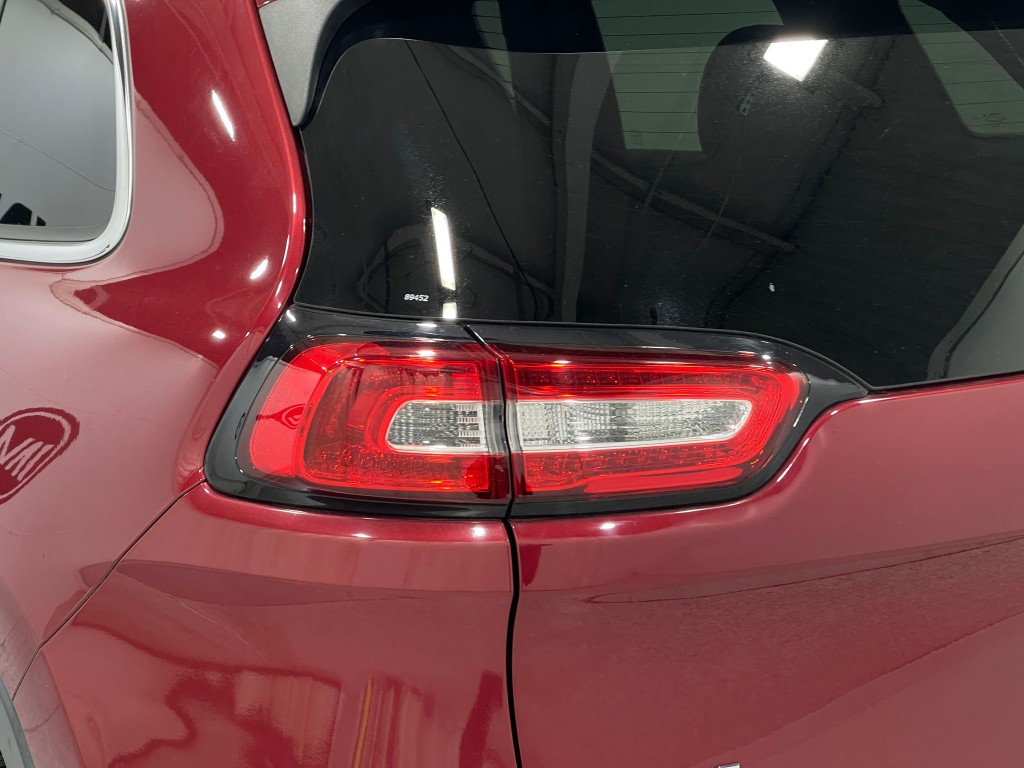 2017 Jeep Cherokee Image 33