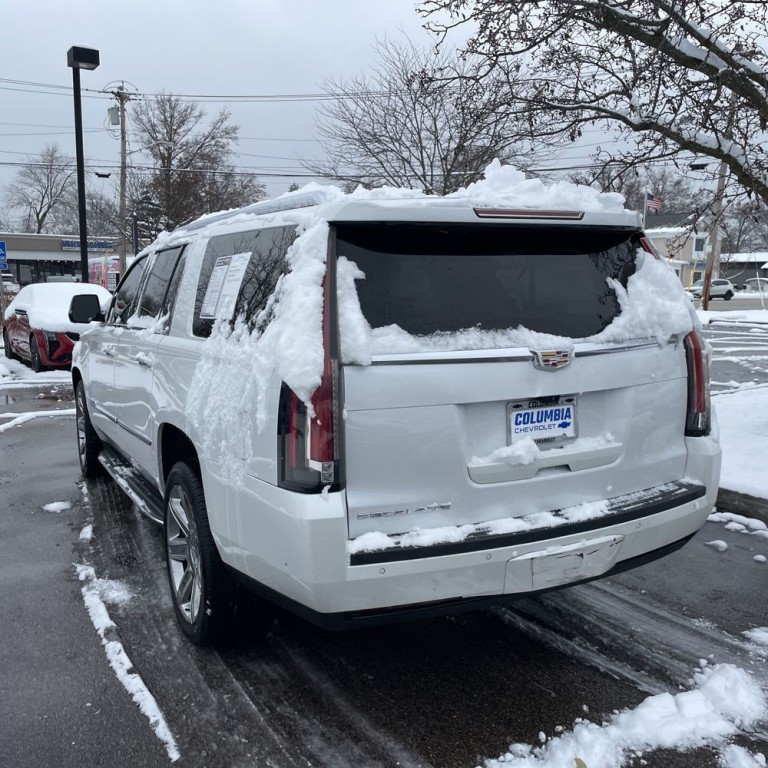 2017 Cadillac Escalade Image 6