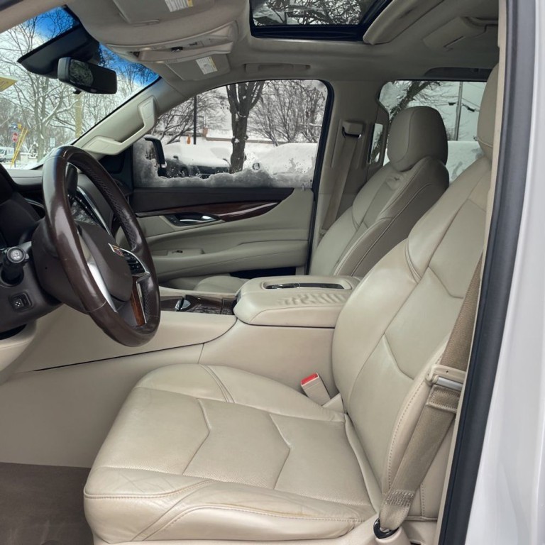 2017 Cadillac Escalade Image 7