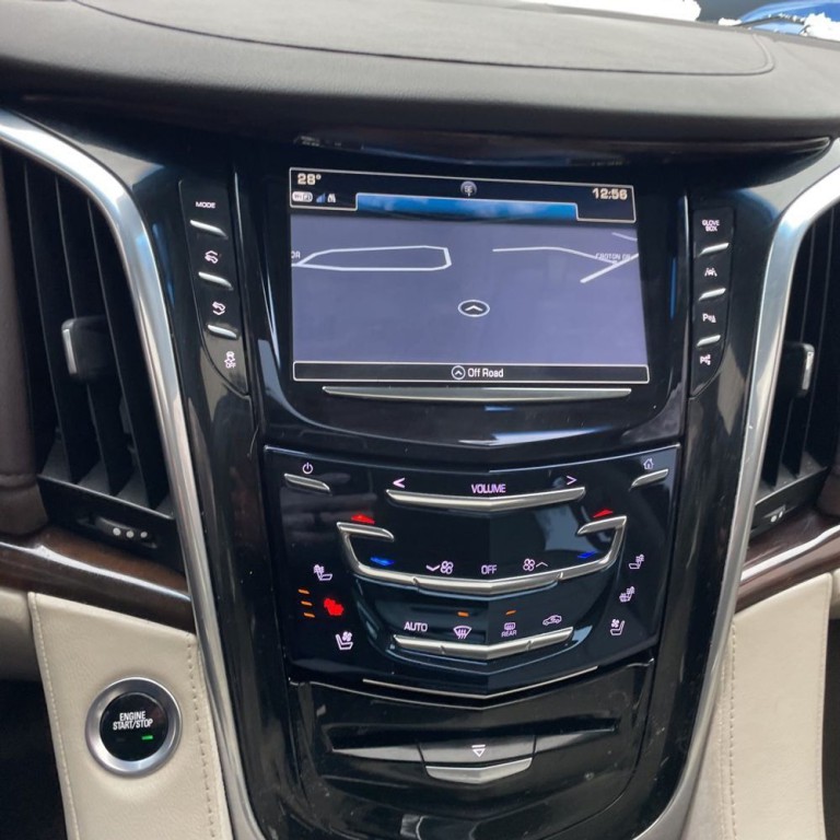 2017 Cadillac Escalade Image 11