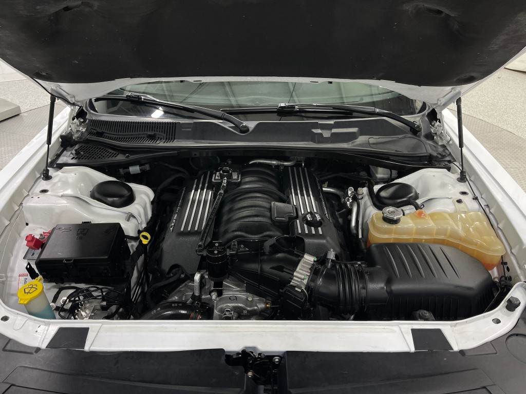 2016 Dodge Challenger Image 28