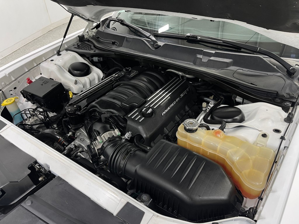 2016 Dodge Challenger Image 29