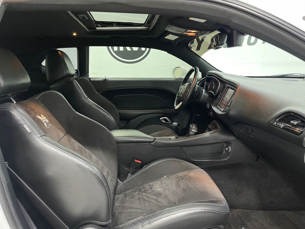 2016 Dodge Challenger Image 33