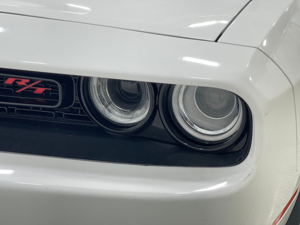 2016 Dodge Challenger Image 34