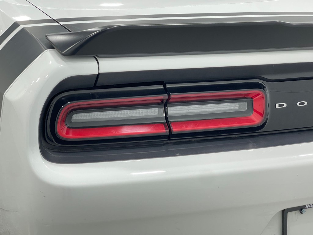2016 Dodge Challenger Image 35