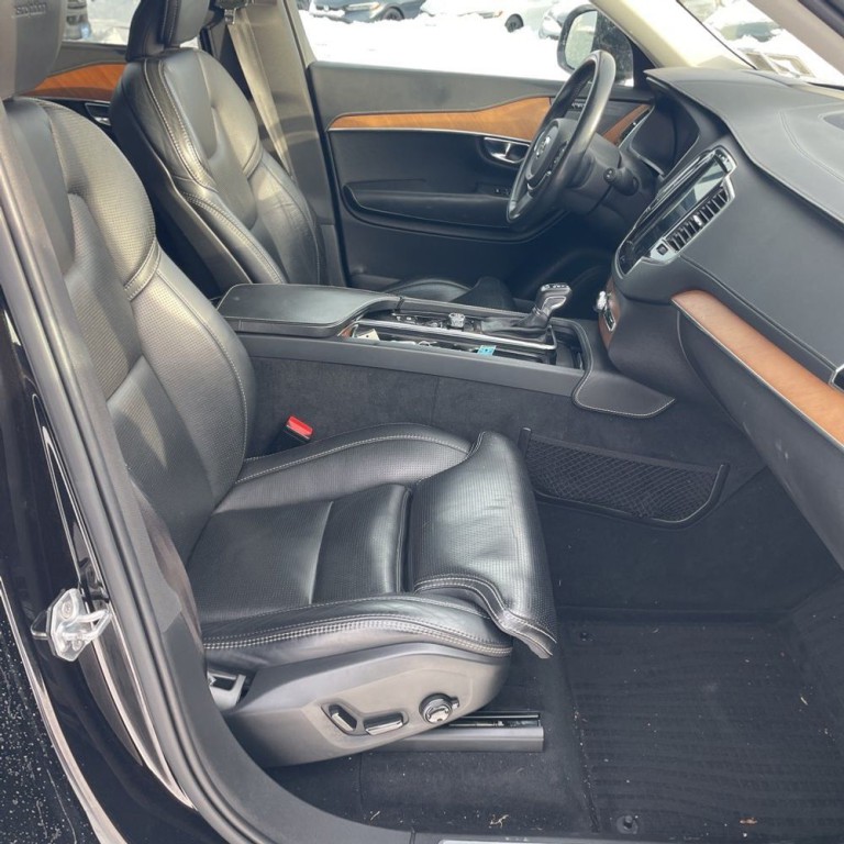 2019 Volvo XC90 Image 8