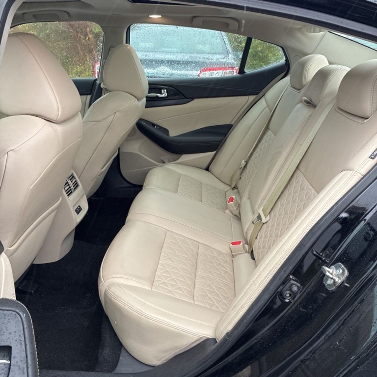 2019 Nissan Maxima Image 12
